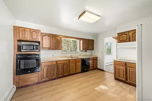 8289 Greenwood Blvd, Denver, CO 80221 - Photo 17