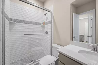 21996 E Allenspark Place, Aurora, CO 80016 - Photo 33