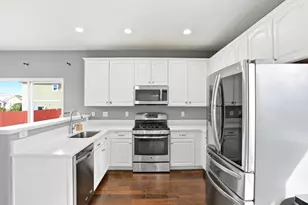 10059 Dillon Cir, Commerce City, CO 80022 - Photo 17