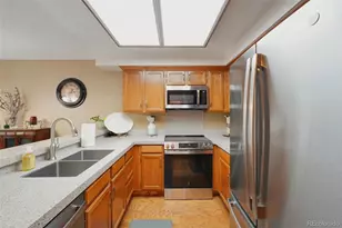 967 S Evanston Cir, Aurora, CO 80012 - Photo 5