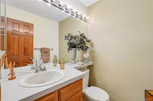 967 S Evanston Cir, Aurora, CO 80012 - Photo 15