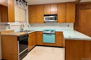 1114 S Oakland St, Aurora, CO 80012 - Photo 3
