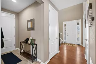 5967 S Langdale Ct, Aurora, CO 80016 - Photo 9