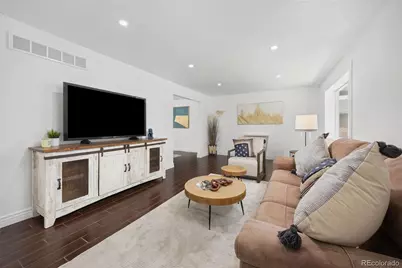 1607 S Oakland Street, Aurora, CO 80012 - Photo 9