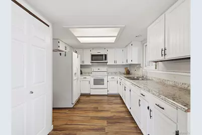 892 S Rifle Way, Aurora, CO 80017 - Photo 9