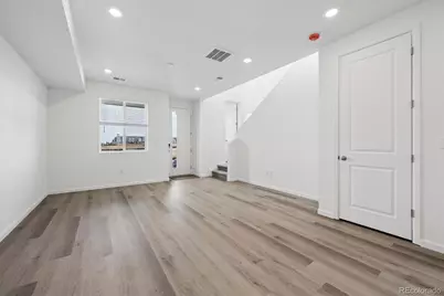 6629 N Netherland Street, Aurora, CO 80019 - Photo 3