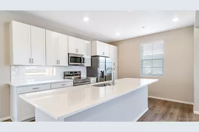 10152 Salem Court, Commerce City, CO 80022 - Photo 5