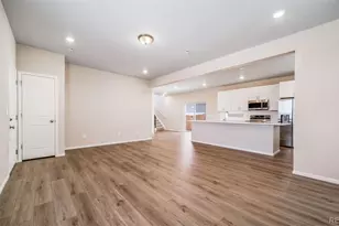 10152 Salem Ct, Commerce City, CO 80022 - Photo 9