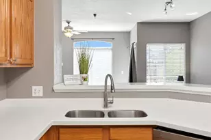 2575 S Syracuse Way, Denver, CO 80231 - Photo 9