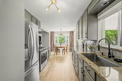 1040 W Longview Avenue, Littleton, CO 80120 - Photo 11