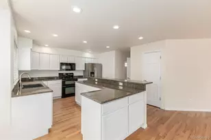 8825 Fairview Oaks Pl, Lone Tree, CO 80124 - Photo 13