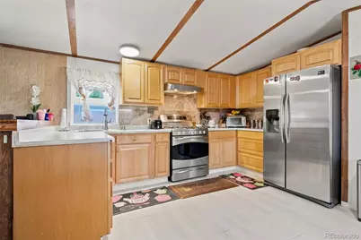 422 Willow Drive, Lochbuie, CO 80603 - Photo 7