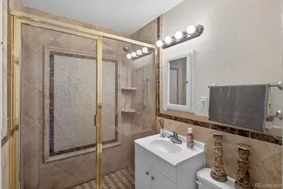 820 Newark Street, Aurora, CO 80010 - Photo 17