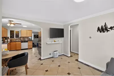 820 Newark Street, Aurora, CO 80010 - Photo 5