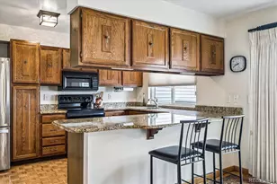 1050 S Monaco Parkway, Denver, CO 80224 - Photo 9