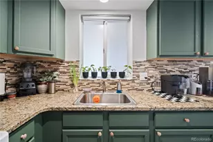 970 S Dawson Way, Aurora, CO 80012 - Photo 17