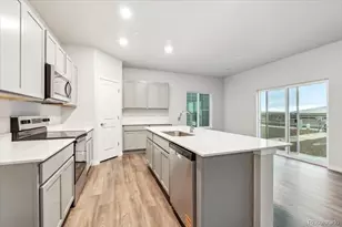 9390 Ceylon St, Commerce City, CO 80022 - Photo 5