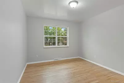 15373 E 10th Avenue, Aurora, CO 80011 - Photo 9