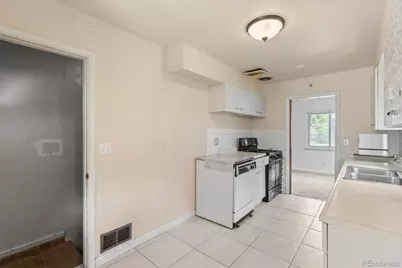 2351 Jamaica Street, Aurora, CO 80010 - Photo 7