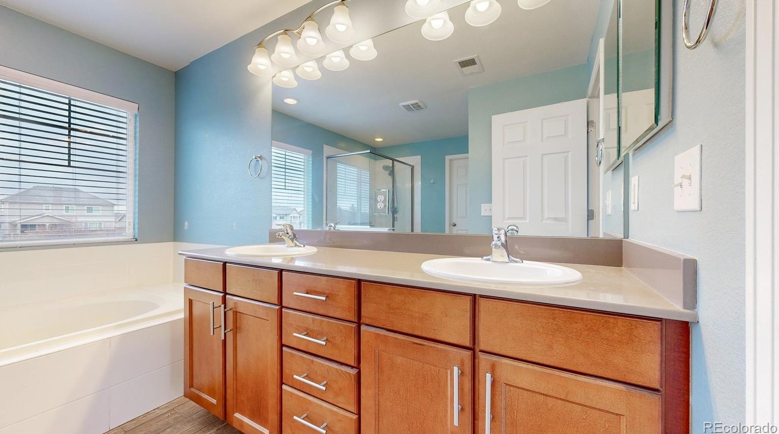 22023 Grand Dr, Denver CO  80015-4713 exterior