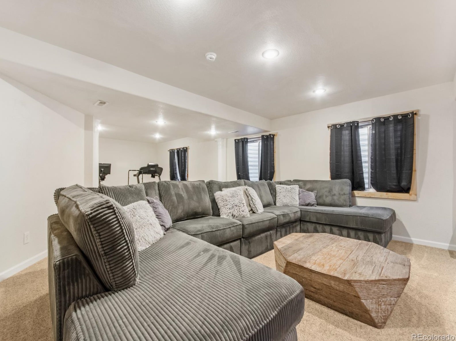 567 Kryptonite Dr, Castle Rock CO  80108-3079 exterior
