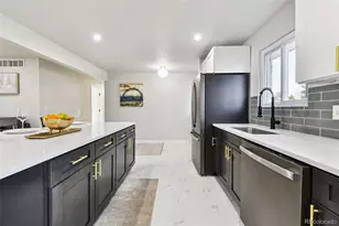 225 Tucson St, Aurora, CO 80011 - Photo 7