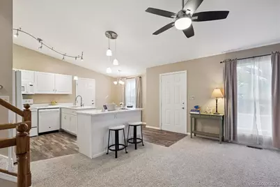 704 Madison Way, Bennett, CO 80102 - Photo 3