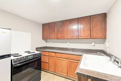 1945 Oakland Street, Aurora, CO 80010 - Photo 5