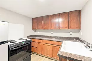 1945 Oakland St, Aurora, CO 80010 - Photo 5