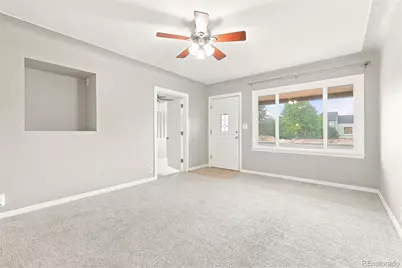 1945 Oakland Street, Aurora, CO 80010 - Photo 7