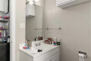 1558 Dallas St, Aurora, CO 80010 - Photo 15