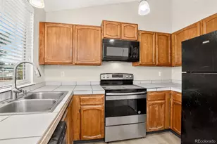 4763 Chandler Ct, Denver, CO 80239 - Photo 9