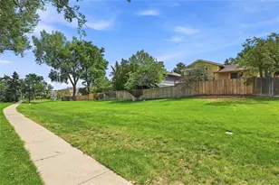 2811 S Ursula Ct S, Aurora, CO 80014 - Photo 27