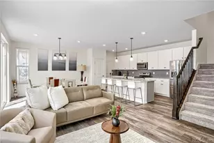 6211 N Malaya St, Aurora, CO 80019 - Photo 5