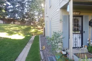 1629 S Ivory Cir, Aurora, CO 80017 - Photo 3