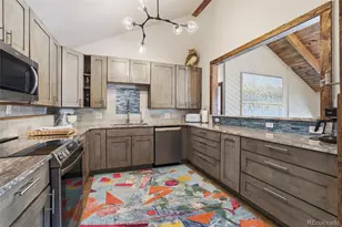 348 Broken Lance Dr, Breckenridge, CO 80424 - Photo 5