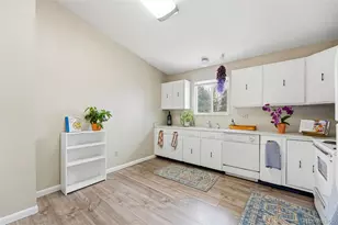 5559 Descanso Cir E, Colorado Springs, CO 80918 - Photo 9