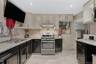 3017 Cimarron St, Aurora, CO 80011 - Photo 15