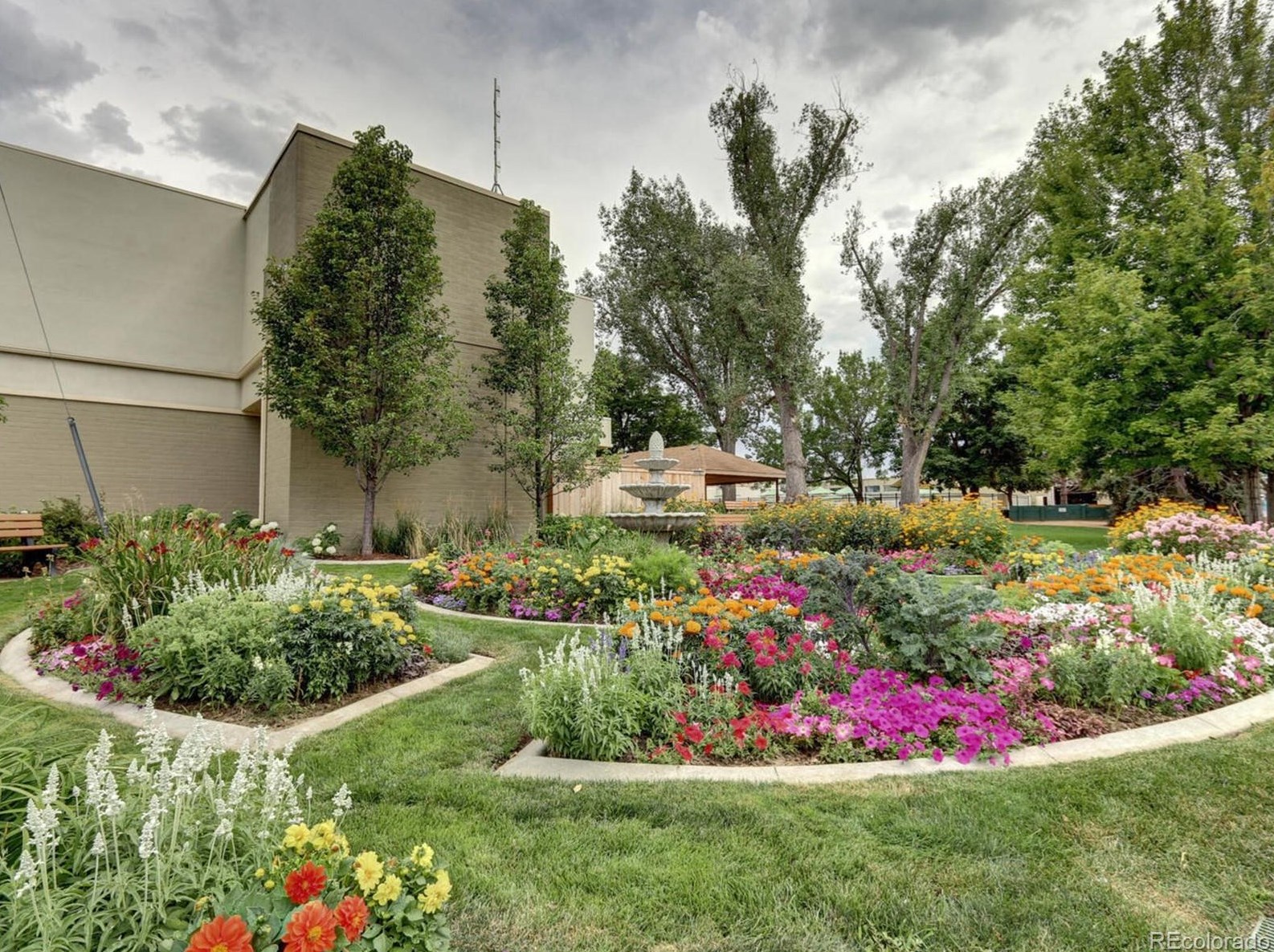 735 Clinton St, Denver CO  80247-1583 exterior