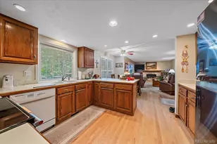 9885 W Aqueduct Pl, Littleton, CO 80123 - Photo 15