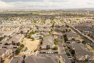 5735 N Genoa Way, Aurora, CO 80019 - Photo 11
