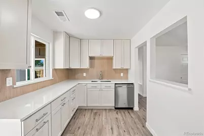6410 Grape Street, Commerce City, CO 80022 - Photo 7