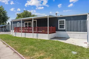 1893 Eisenhower Way, Aurora, CO 80011 - Photo 3