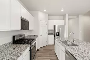 8928 Salida St, Commerce City, CO 80022 - Photo 11