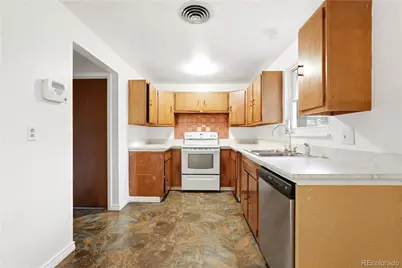 323 Fulton Street, Aurora, CO 80010 - Photo 9