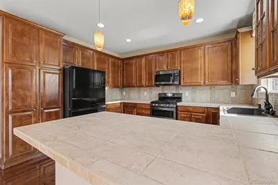 10734 Telluride Street, Commerce City, CO 80022 - Photo 7