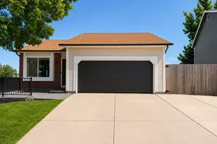 392 Eisenhower Dr, Louisville, CO 80027 - Photo 3