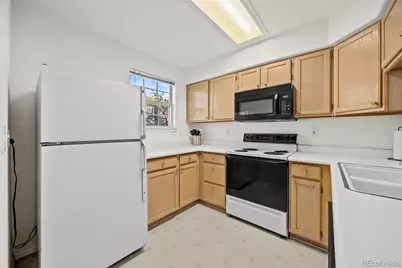 11808 E Kepner Drive, Aurora, CO 80012 - Photo 7