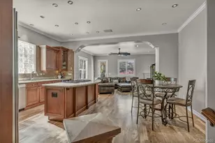 2527 Tremont Pl, Denver, CO 80205 - Photo 9