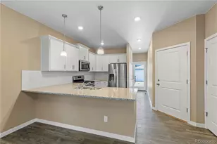 827 N Quatar St, Aurora, CO 80018 - Photo 7